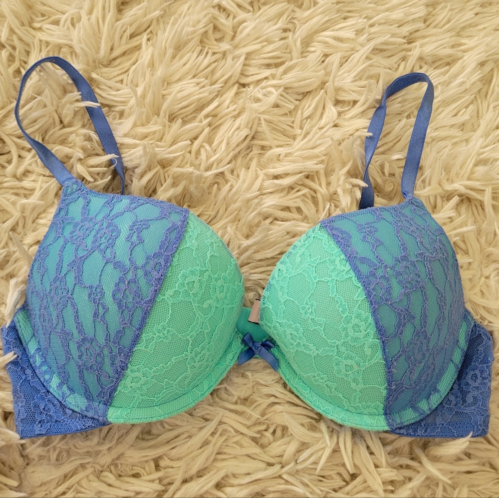Victoria's Secret push up underwire bra size 34C
